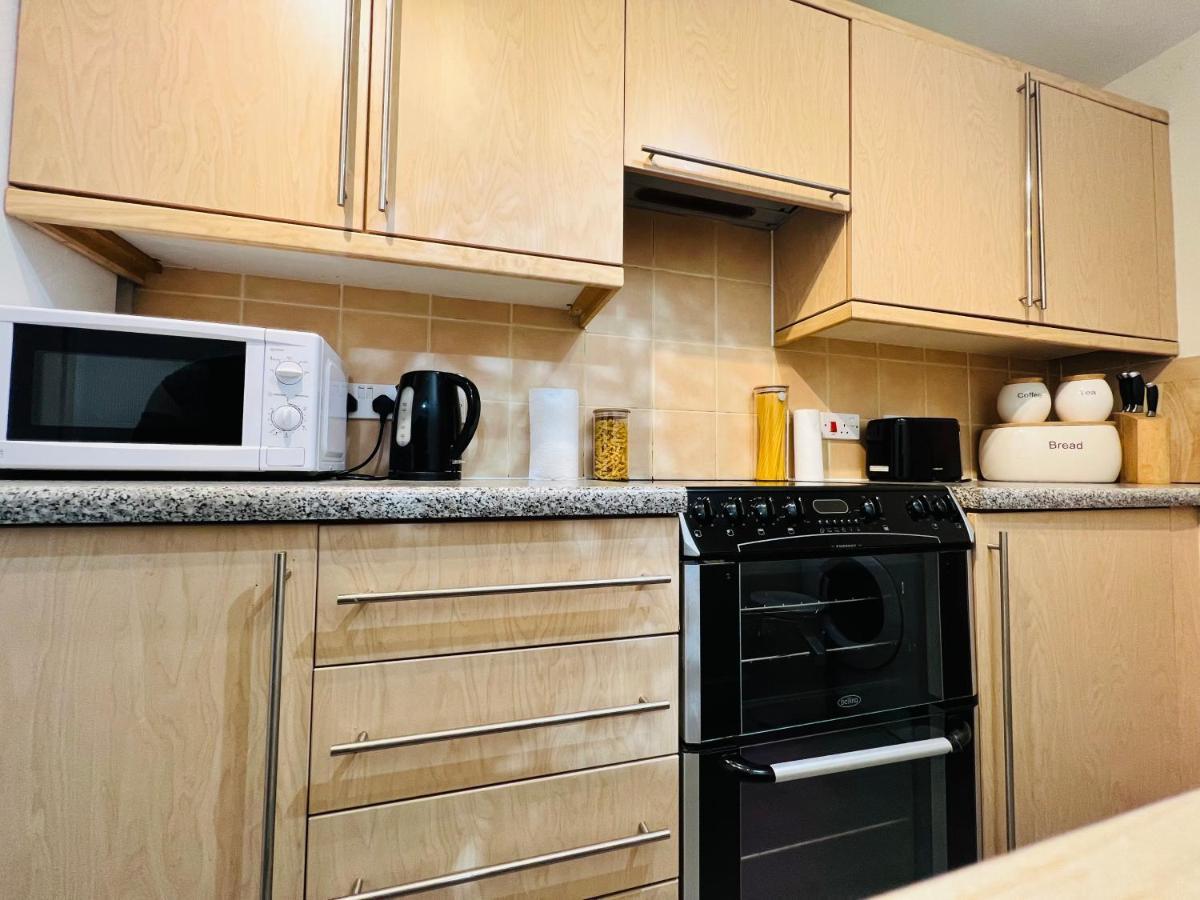 Peaceful 2 Bedroom Flat With Free Parking Appartement *